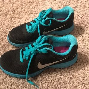 Nike tennis shoes